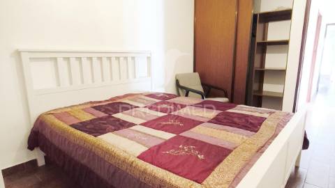 Painéis fotovoltaicos, garagem, churrasqueira