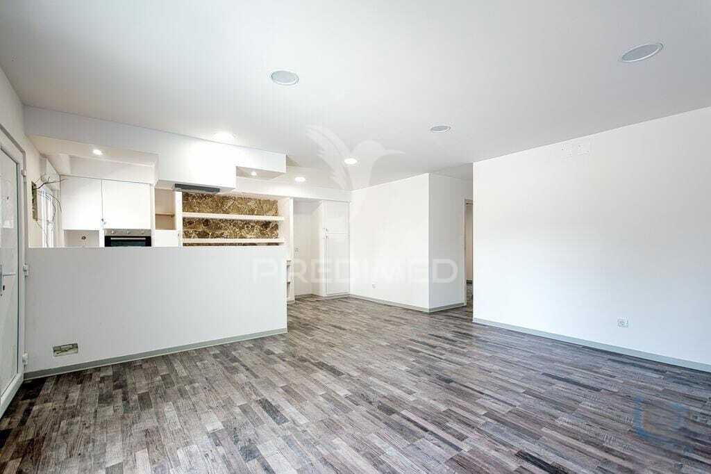 Moradia t3 com terreno amplo em vale de figueira