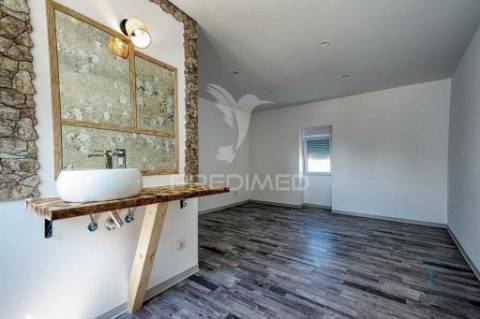 Moradia t3 com terreno amplo em vale de figueira