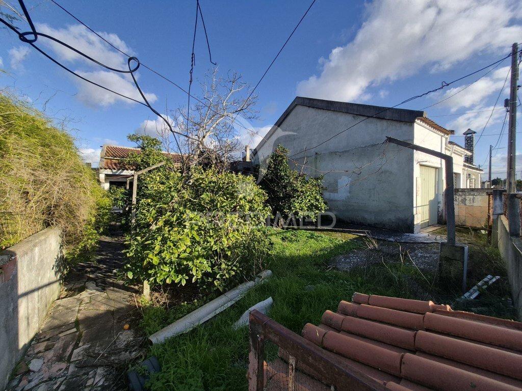 Vende se moradia t3 olhos de água /quinta do anjo