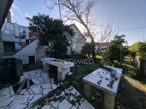 Vende se moradia t3 olhos de água /quinta do anjo