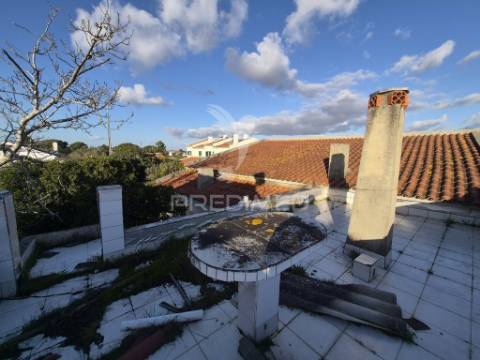 Vende se moradia t3 olhos de água /quinta do anjo