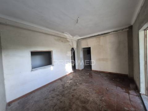 Vende se moradia t3 olhos de água /quinta do anjo