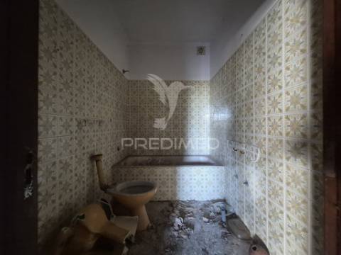 Vende se moradia t3 olhos de água /quinta do anjo