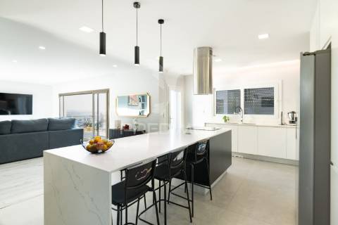 Moradia t5+1 moderna com piscina – são joão dos montes