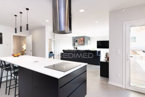 Moradia t5+1 moderna com piscina – são joão dos montes