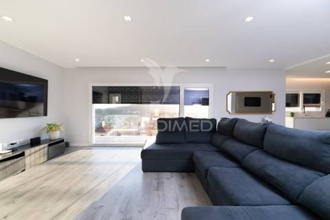 Moradia t5+1 moderna com piscina – são joão dos montes