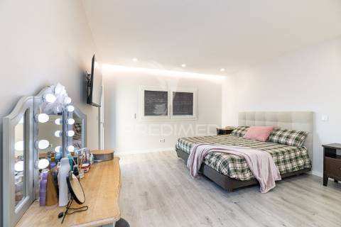 Moradia t5+1 moderna com piscina – são joão dos montes