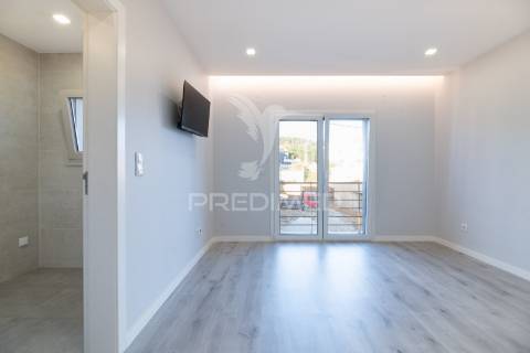 Moradia t5+1 moderna com piscina – são joão dos montes