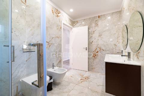 Moradia t5+1 moderna com piscina – são joão dos montes