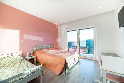 Moradia t5+1 moderna com piscina – são joão dos montes