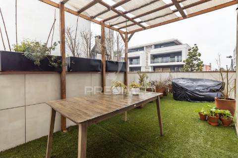 Moradia t4 + t2 independente - remodelada