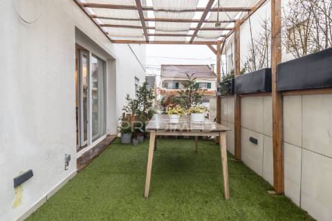 Moradia t4 + t2 independente - remodelada