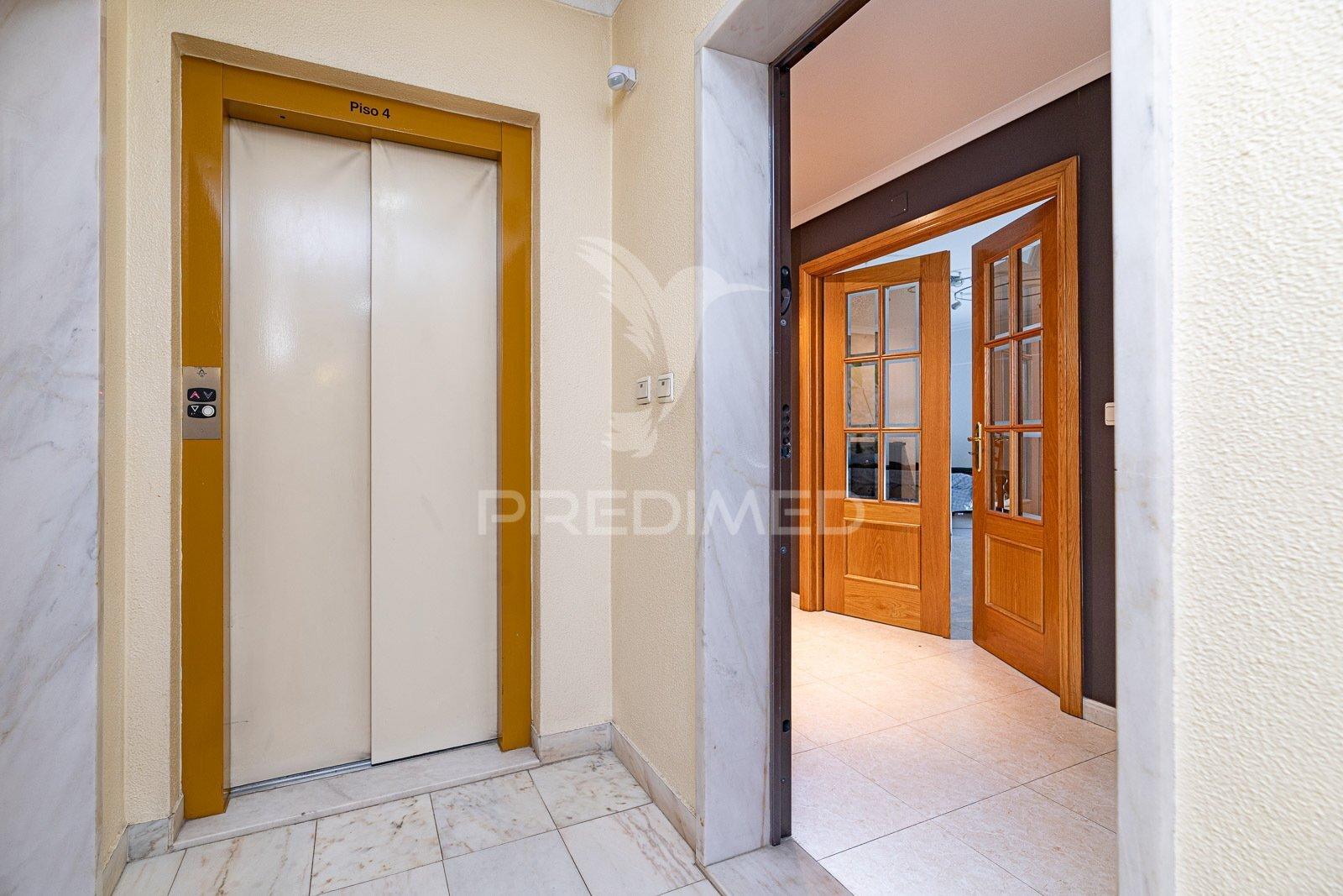 Apartamento t2 com parqueamento e arrecadação - vialonga