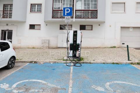 Apartamento t2 com parqueamento e arrecadação - vialonga