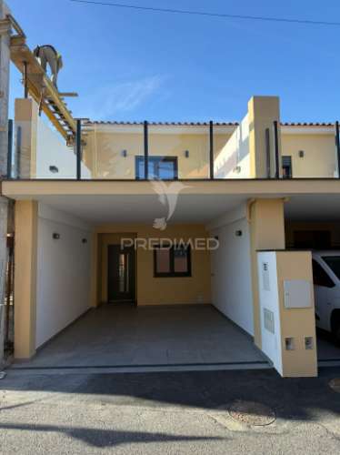 Moradia t2 contemporânea às portas de torres vedras