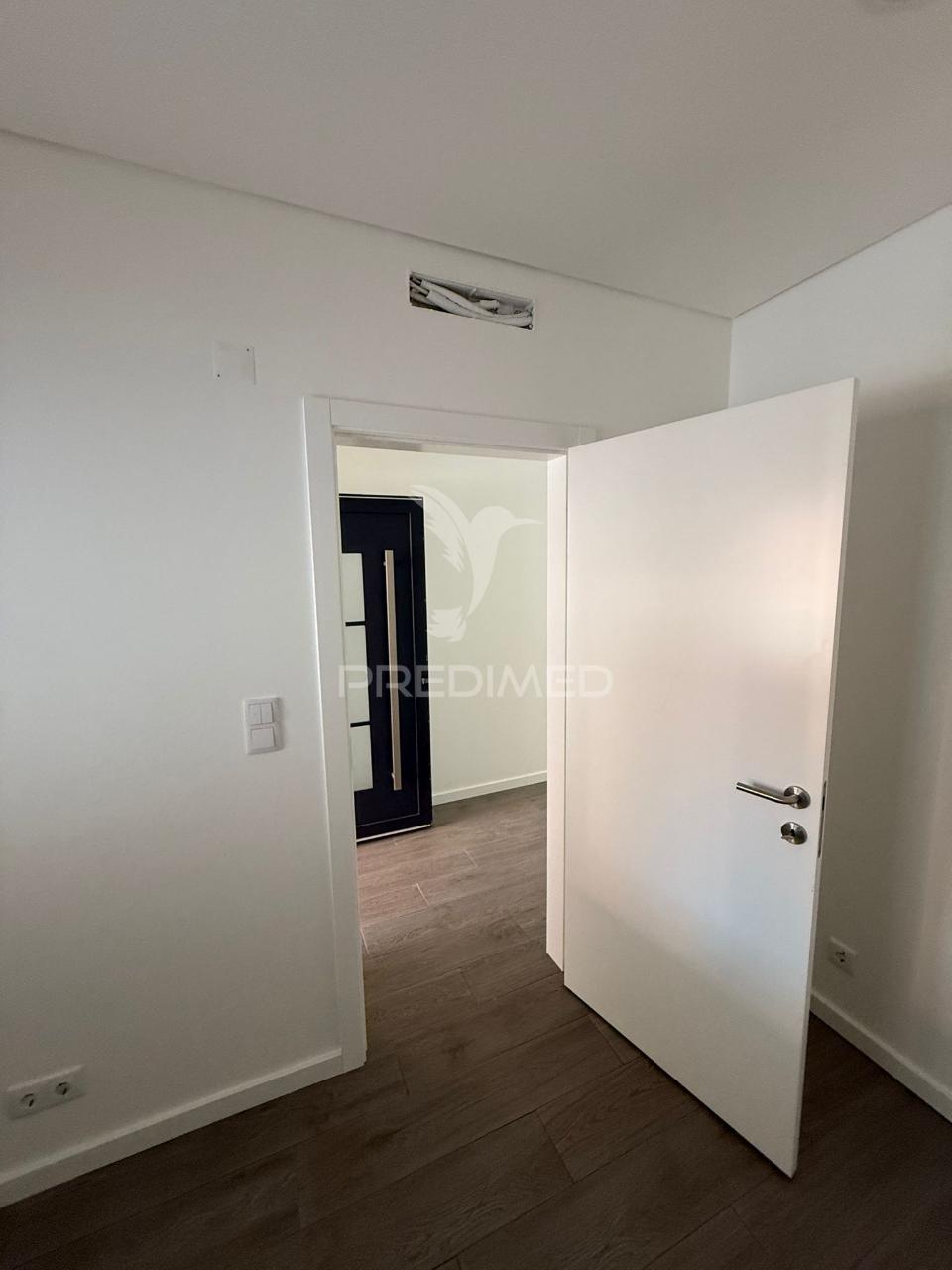 Moradia t2 contemporânea às portas de torres vedras