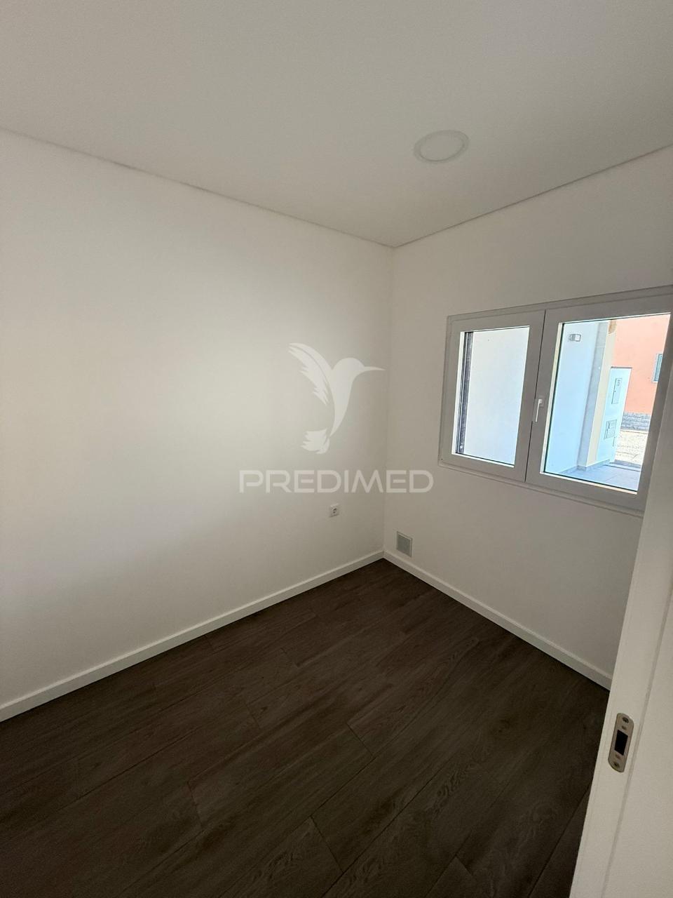 Moradia t2 contemporânea às portas de torres vedras