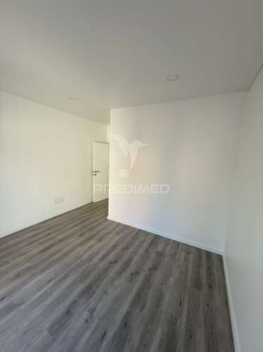 Moradia t2 contemporânea às portas de torres vedras