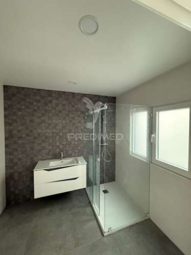 Moradia t2 contemporânea às portas de torres vedras