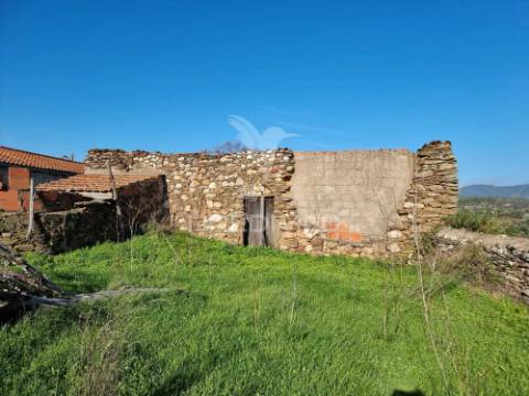 Terreno urbano com vista para a serra