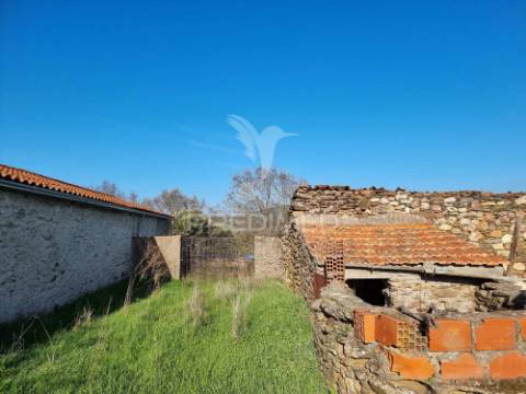 Terreno urbano com vista para a serra