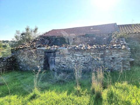 Terreno urbano com vista para a serra