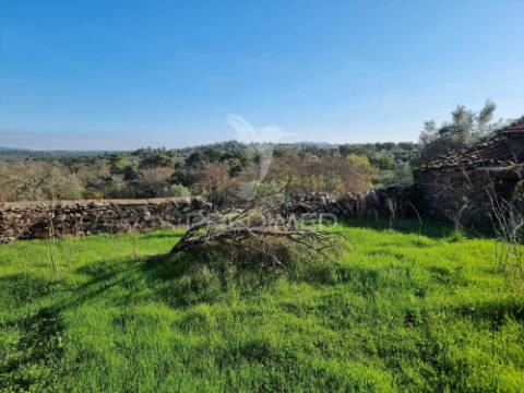 Terreno urbano com vista para a serra