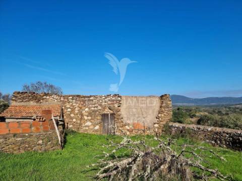 Terreno urbano com vista para a serra