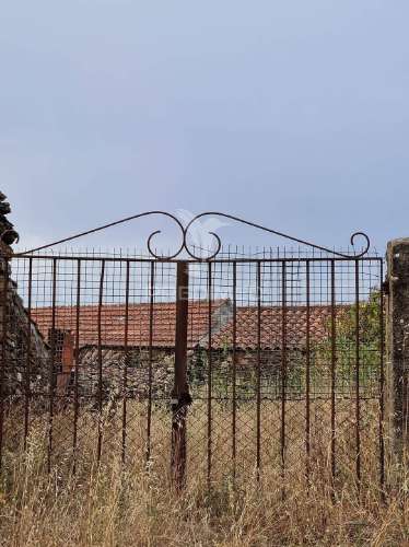 Terreno urbano com vista para a serra