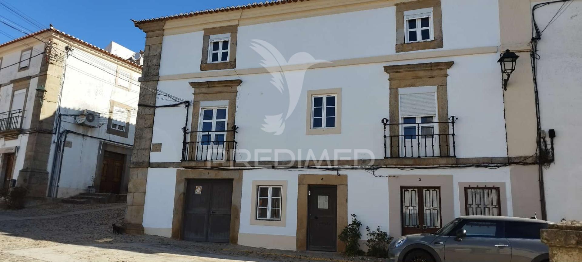 Moradia no centro de castelo de vide