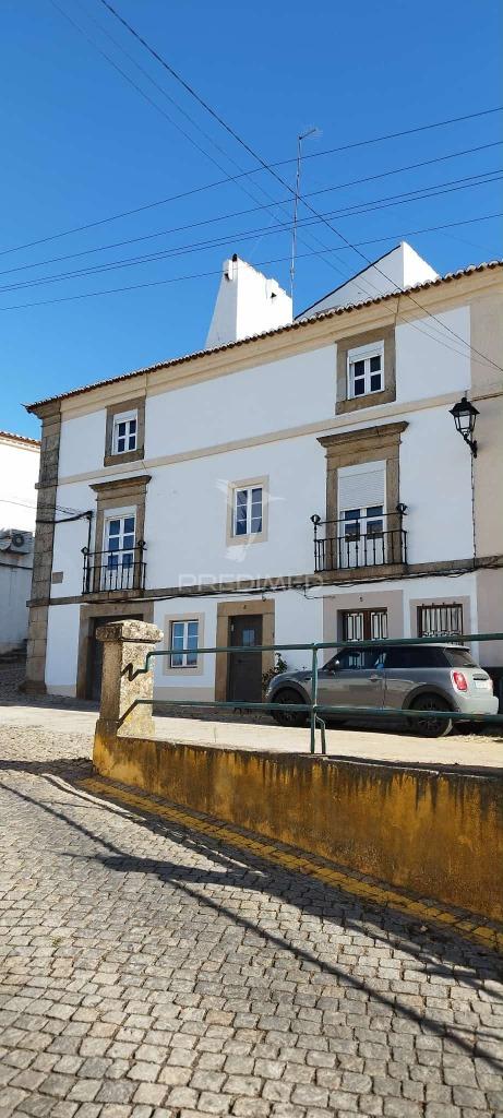 Moradia no centro de castelo de vide