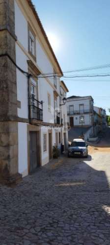 Moradia no centro de castelo de vide