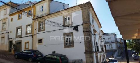 Moradia no centro de castelo de vide