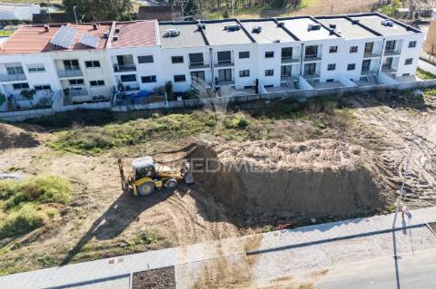 Moradia térrea t4 em estrutura – soutelo, vila verde