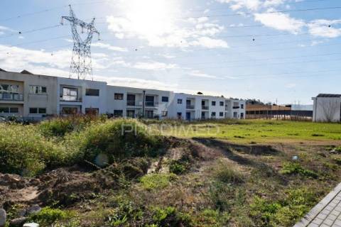 Moradia térrea t4 em estrutura – soutelo, vila verde