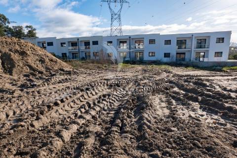 Moradia térrea t4 em estrutura – soutelo, vila verde