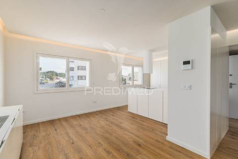 Apartamento t4 vista de mar na praia das maçãs, sintra