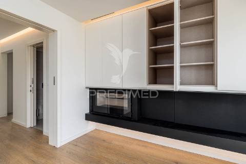 Apartamento t4 vista de mar na praia das maçãs, sintra