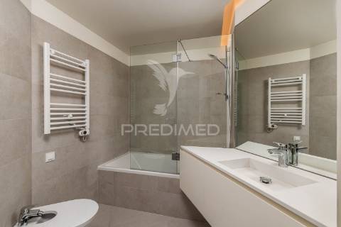 Apartamento t4 vista de mar na praia das maçãs, sintra