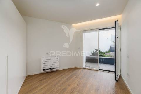 Apartamento t4 vista de mar na praia das maçãs, sintra