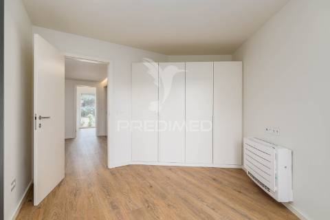 Apartamento t4 vista de mar na praia das maçãs, sintra