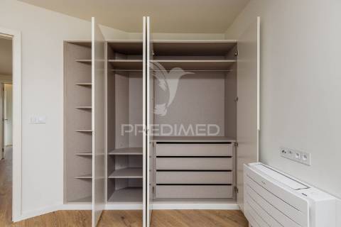 Apartamento t4 vista de mar na praia das maçãs, sintra