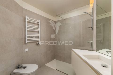 Apartamento t4 vista de mar na praia das maçãs, sintra