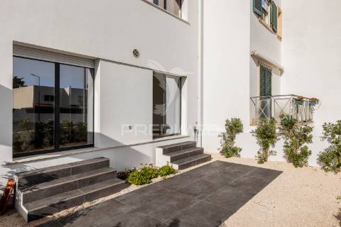 Apartamento t4 vista de mar na praia das maçãs, sintra