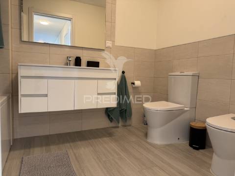 Apartamento t3 com 2 varandas e vista mar em sines