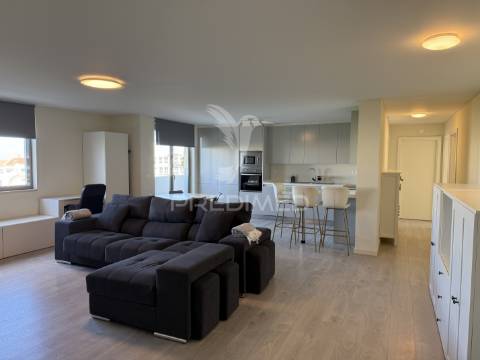 Apartamento t3 com 2 varandas e vista mar em sines