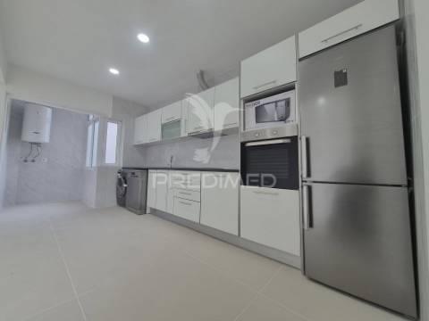 T2 remodelado com elevador em laranjeiro