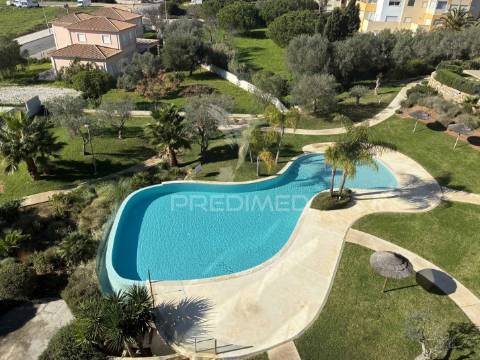 último andar com vista mar a 2 minutos da praia | condomínio exclusivo