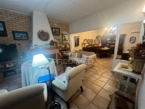 ? vivenda de 1.º andar à venda na encantadora vila de nisa